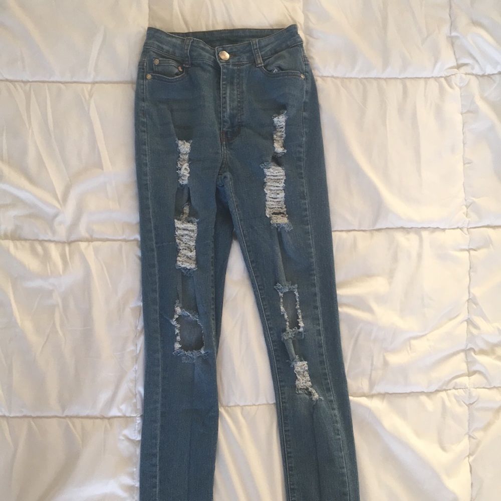 Fashion nova “BOB” high rise distressed jeans